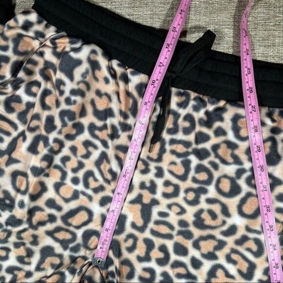 Leopard Animal Print Joggers - Women’s XL - Picture 6 of 8